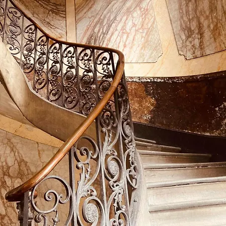 Escalier D'or Conciergeriedamecarcas Apartment